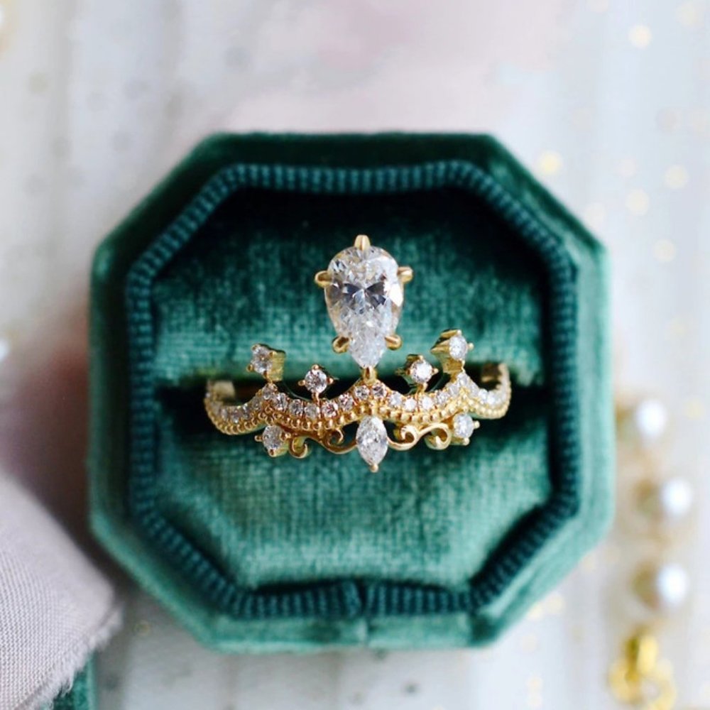 NEW 18K Yellow Gold Diamond Crown Pear Cut Ring - Picture 3 of 6